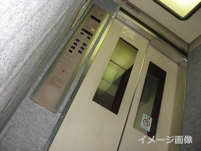ロビー　エレベーター