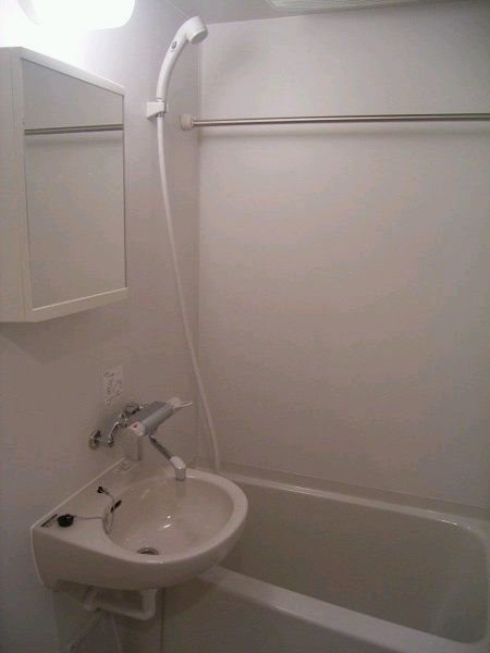 バス・シャワールーム　同建物の別部屋の写真♪