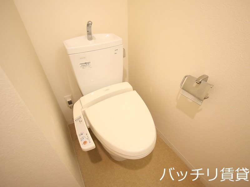 トイレ　画像は別号室イメージの為、現況を優先いたします。