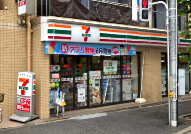 コンビニ　セブンイレブン文京関口1丁目店（コンビニ）まで161m