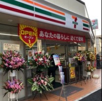 コンビニ　セブンイレブン 横浜南軽井沢店（コンビニ）まで29m