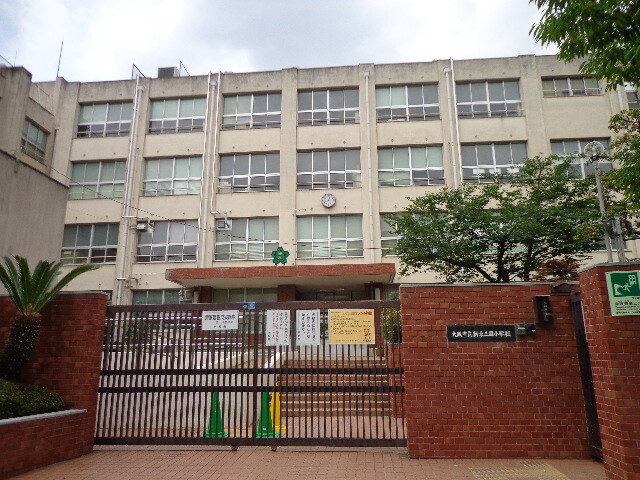 小学校　大阪市立東三国小学校（小学校）まで140m