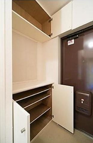 玄関　※別部屋参考写真