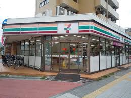 コンビニ　セブンイレブン足立梅島1丁目店（コンビニ）まで429m