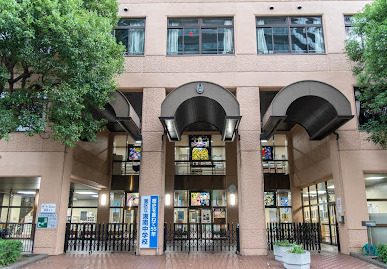 中学校　港区立港南中学校（中学校）まで154m