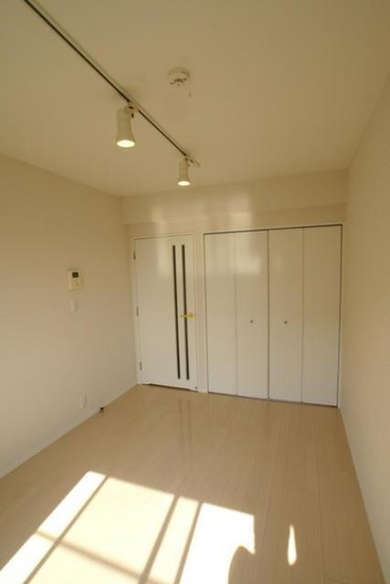居室・リビング　明るいお部屋