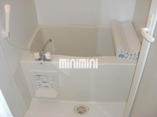 バス・シャワールーム　バス、トイレ別。