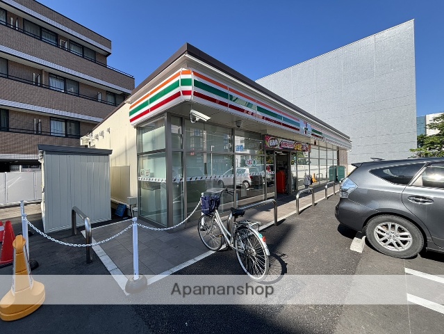 コンビニ　セブンイレブン（コンビニ）まで439m
