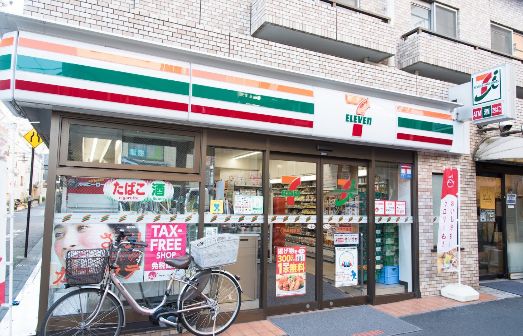 コンビニ　セブンイレブン根津駅前店（コンビニ）まで404m