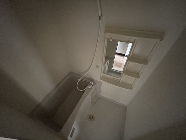 バス・シャワールーム　同物件別部屋写真