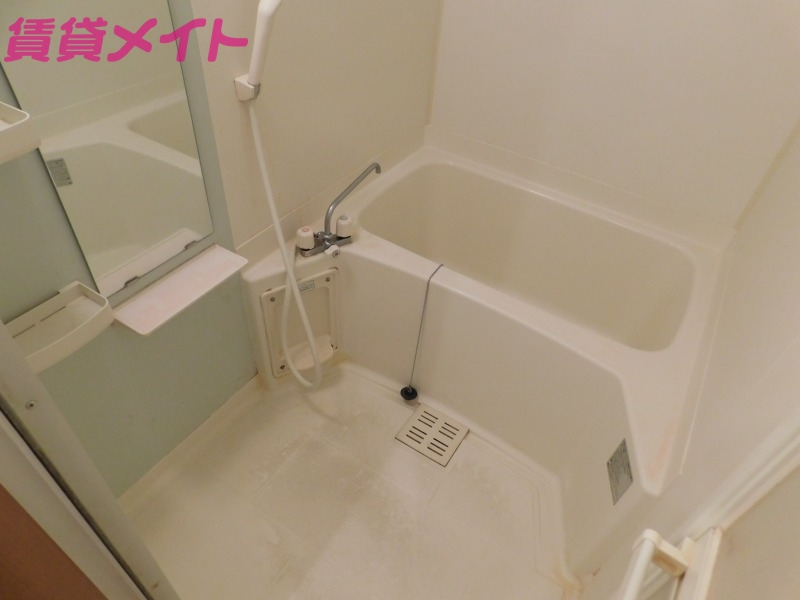 バス・シャワールーム　同物件別部屋の写真