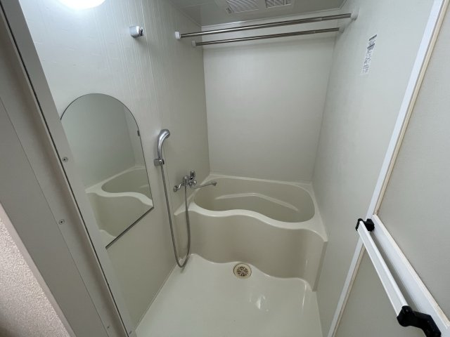 バス・シャワールーム　(参考)同マンション同間取り他部屋の写真