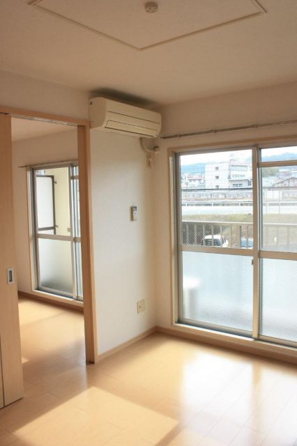 サンリーヴェの居間写真