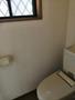 トイレ　トイレにも窓。