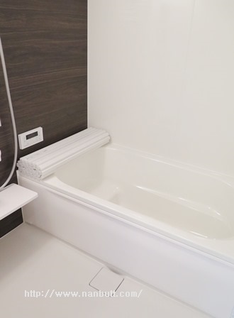 バス・シャワールーム　追い焚き機能付きバス