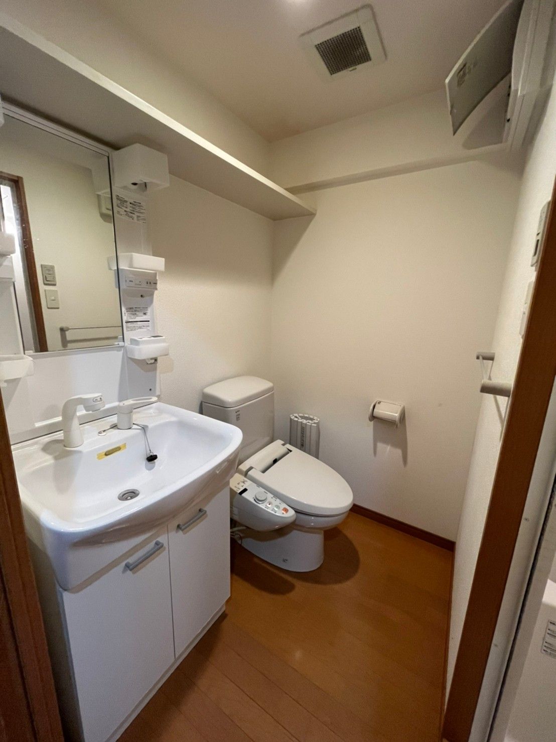 洗面設備　写真は別号室です。現状優先になります。