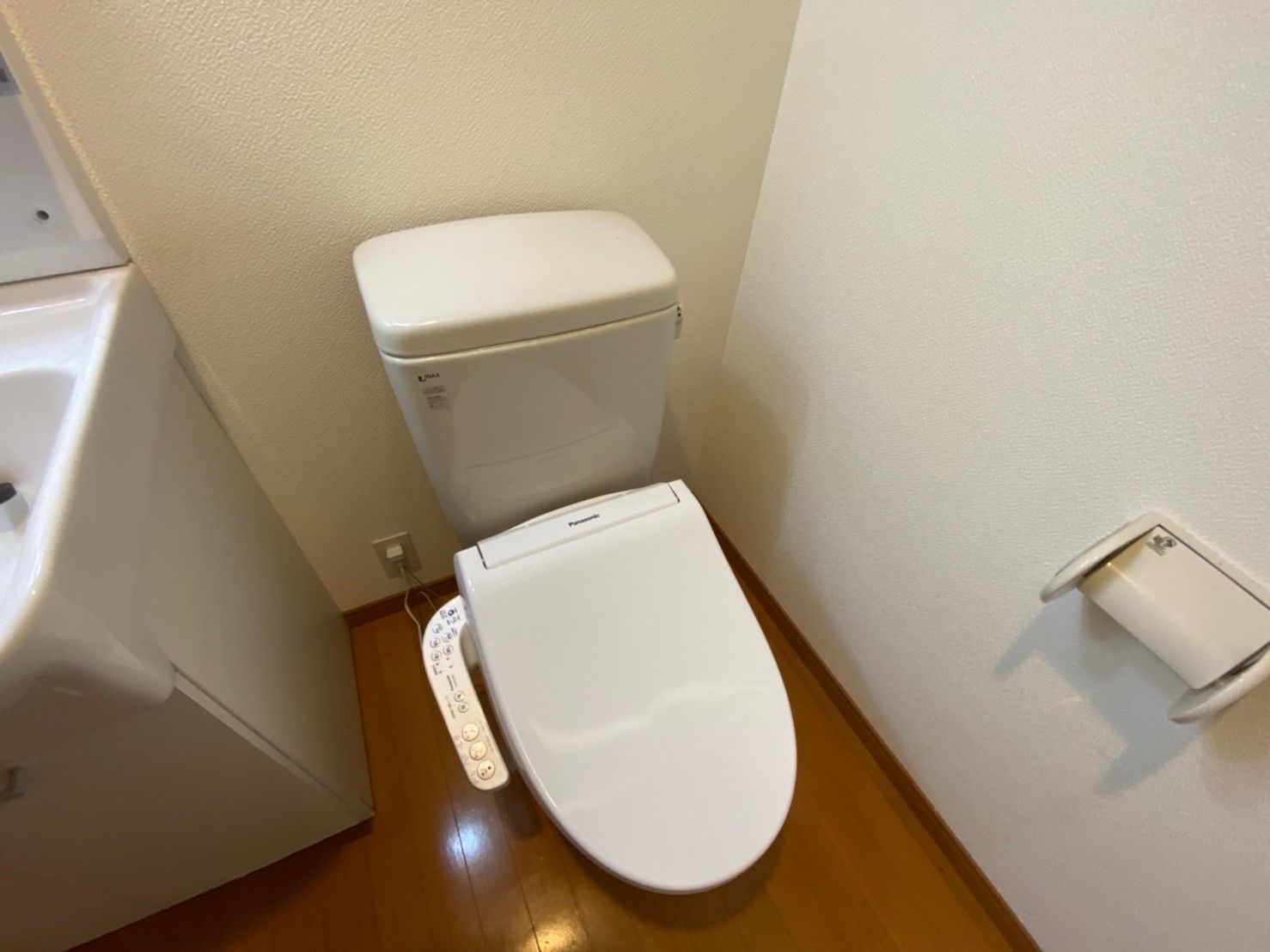 トイレ　写真は別号室です。現状優先になります。