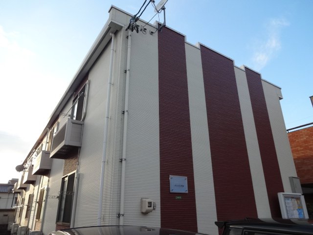 広島市東区戸坂山崎町のアパートの建物外観