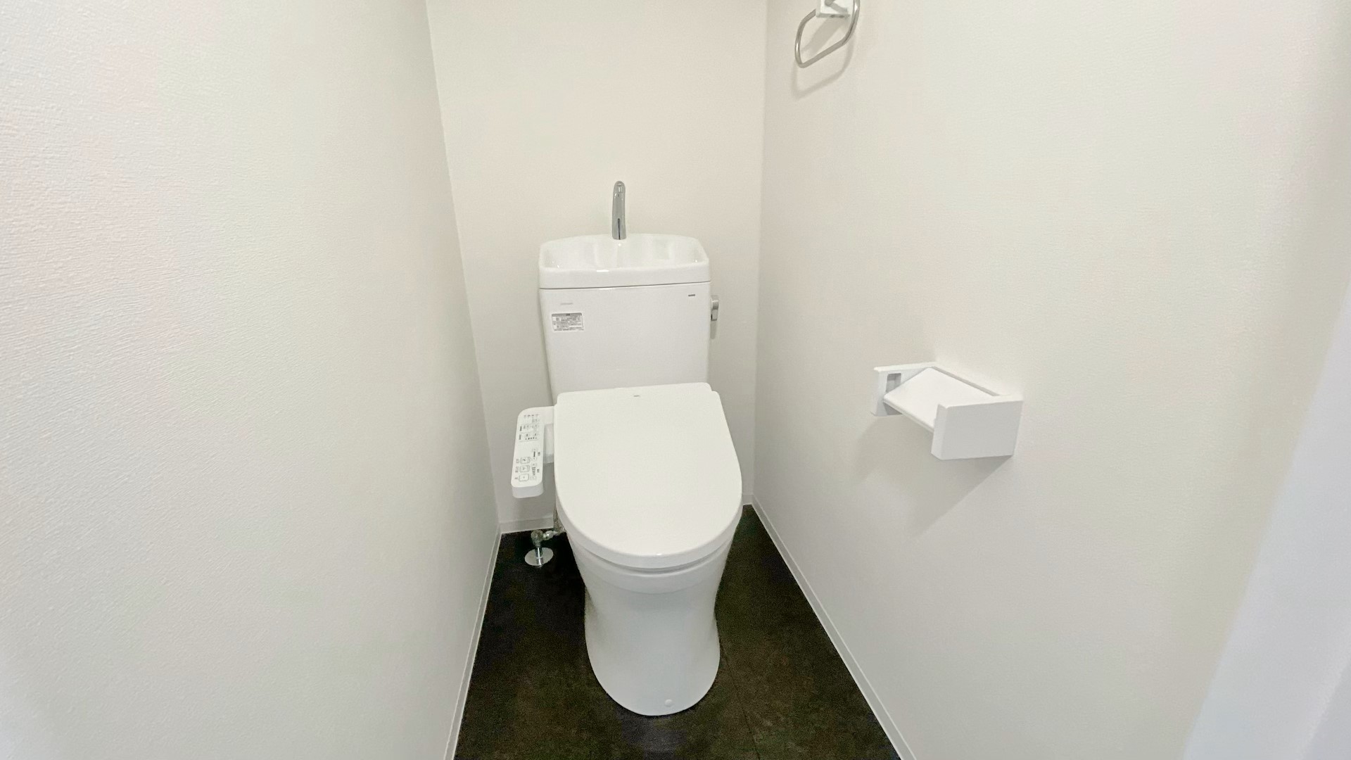 【Lives Residence Sakoのトイレ】