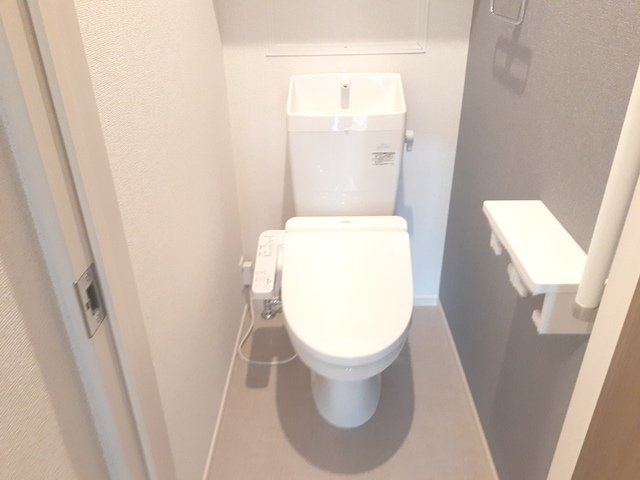 【メゾン・クレメント　Ａのトイレ】