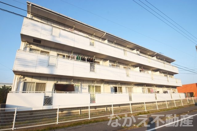 徳島県小松島市赤石町（アパート）の賃貸物件の外観
