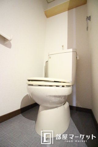 【みよし市東陣取山のアパートのトイレ】