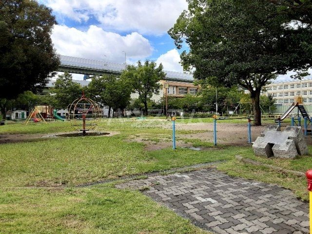 【名古屋市北区柳原のマンションの公園】