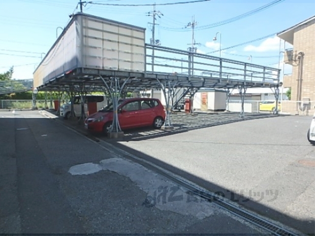 【湖南コーポクライノ２の駐車場】