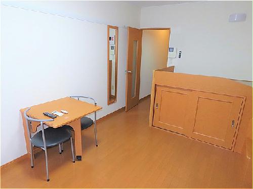 居室・リビング　ハイベッドタイプのお部屋です