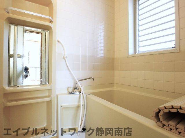 バス・シャワールーム　きれいなお風呂です