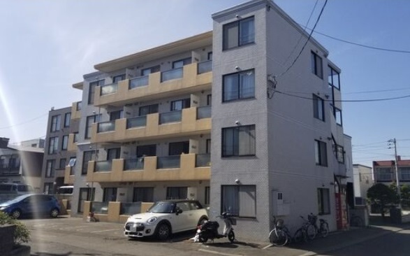 札幌市西区発寒五条のマンションの建物外観