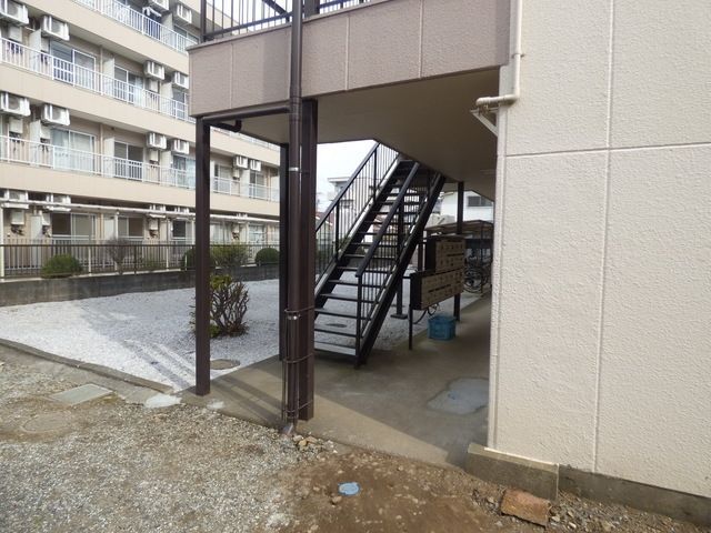 【青梅市河辺町のマンションのエントランス】