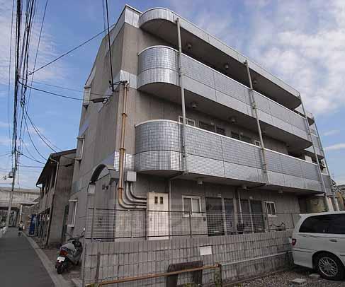 京都市伏見区深草大亀谷西久宝寺町のマンションの建物外観