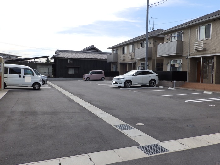 【倉敷市東塚のアパートの駐車場】