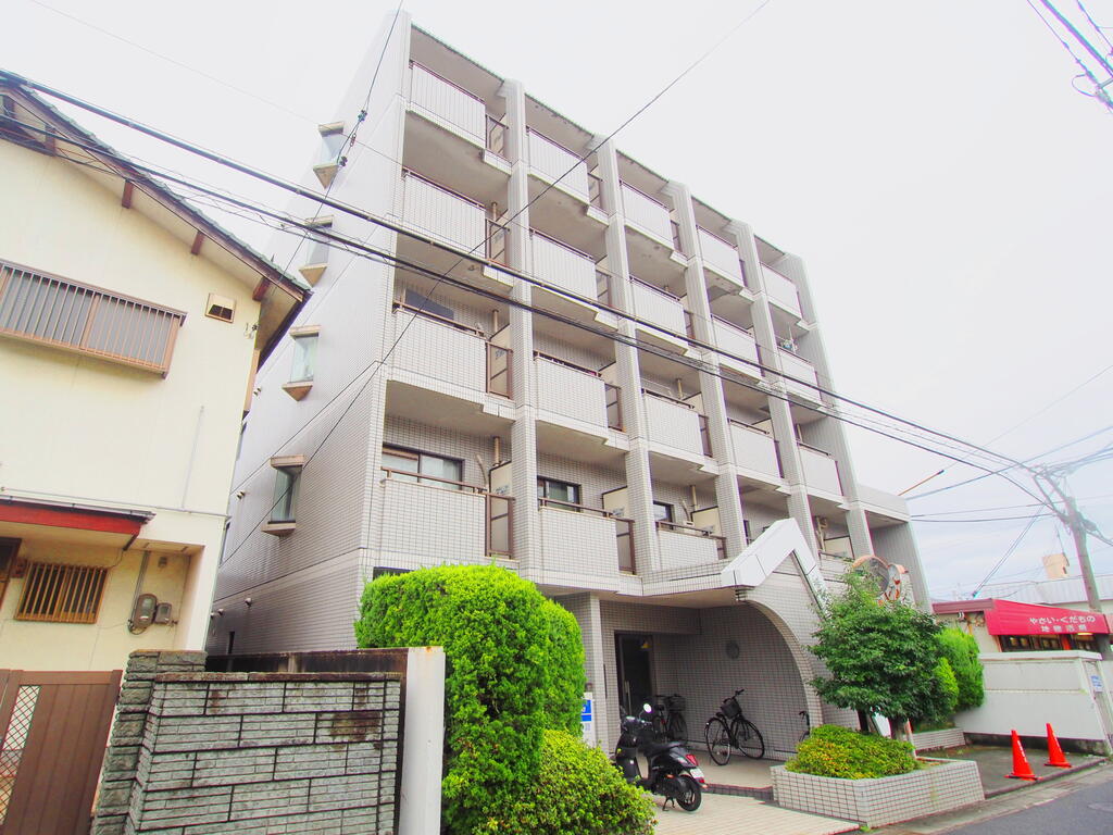 安芸郡府中町本町のマンションの建物外観