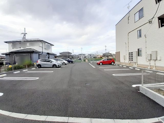 【仙台市太白区中田町のアパートの駐車場】