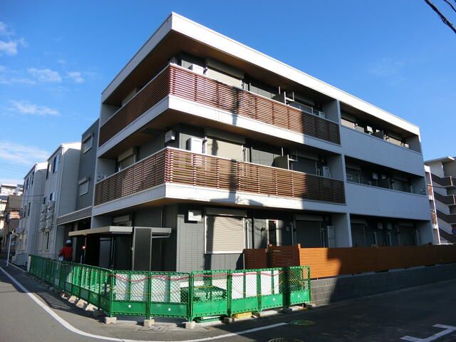 相模原市中央区共和のアパートの建物外観