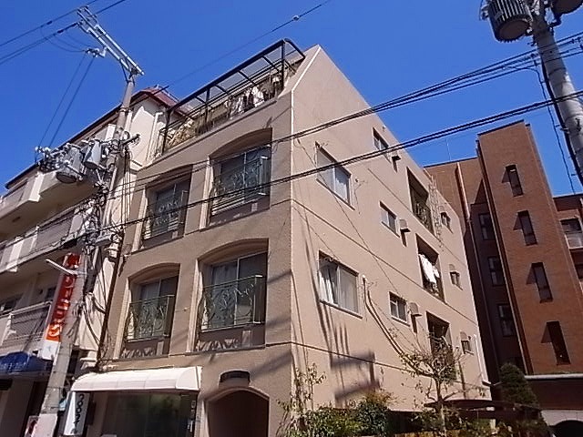 西宮市羽衣町のマンションの建物外観