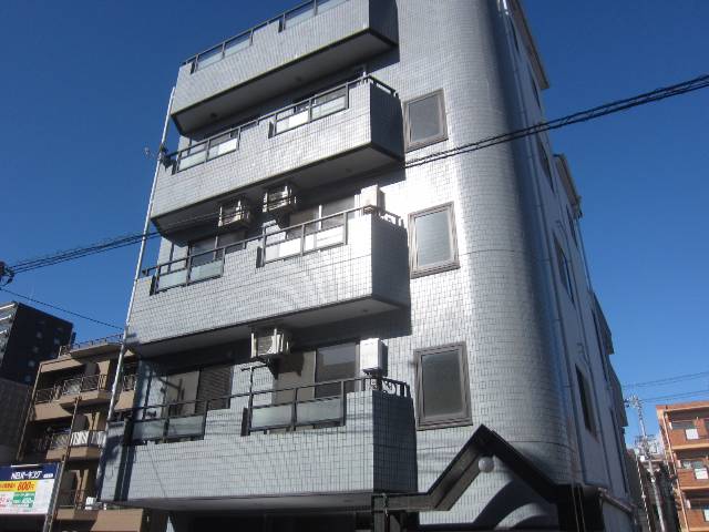 【大阪市住吉区山之内のマンションの建物外観】