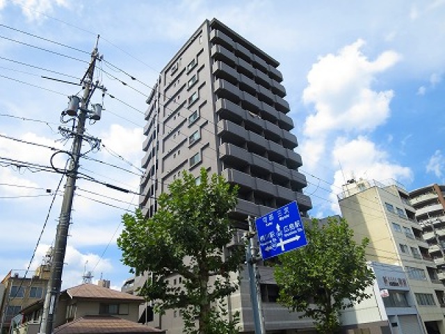 ロアール横川参番館の建物外観