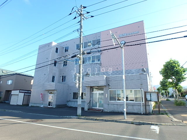 札幌市西区西野五条のマンションの建物外観