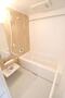 バス・シャワールーム　１　　お風呂は浴室乾燥、追い焚き付き