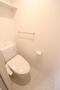 トイレ　トイレは温水洗浄便座付き