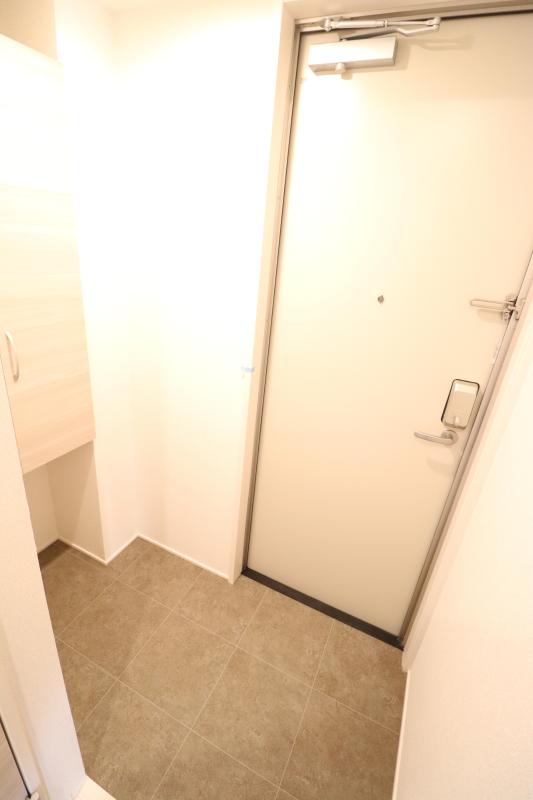 玄関　玄関　大きなシューズボックスあり