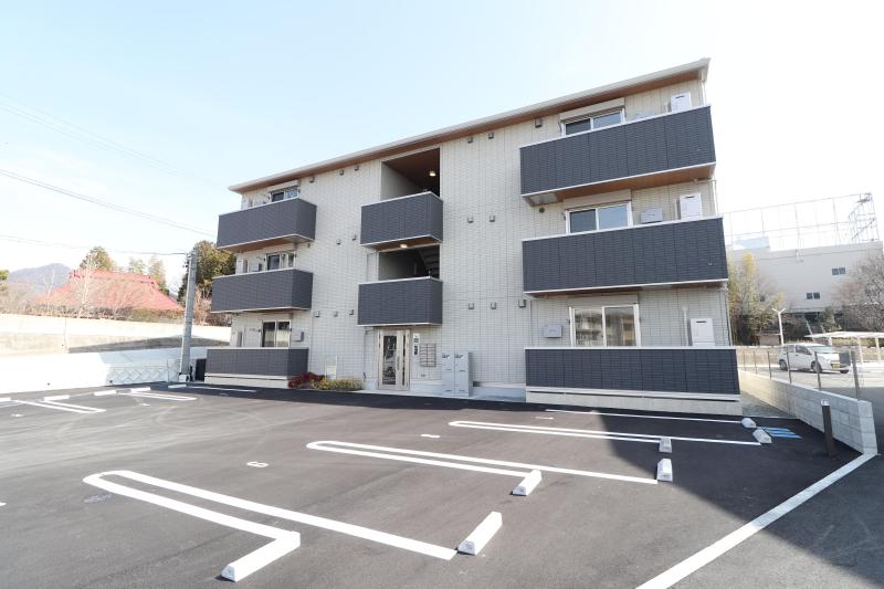 建物外観　ゼフィール飯田　外観