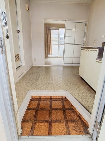 玄関　2024年12月撮影