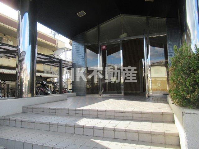エントランス　毎日通るエントランスはこのようになっています