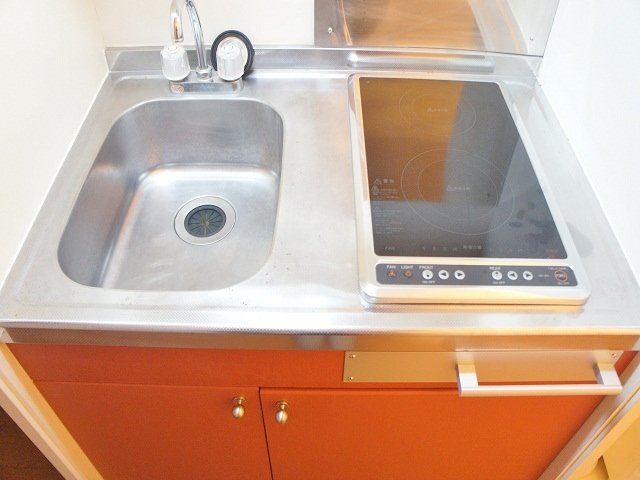 キッチン　電気コンロ二口つきでお料理もらくらく♪