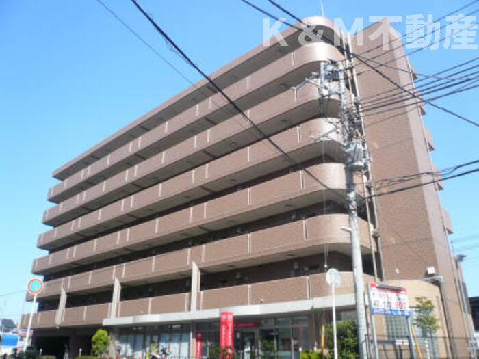 建物外観　落ち着いた雰囲気の外観です