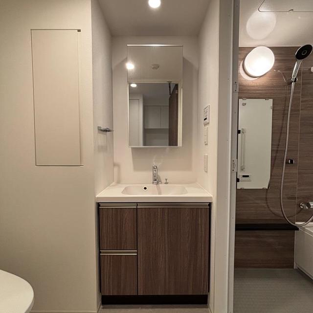 洗面設備　※写真は同タイプ住戸です。